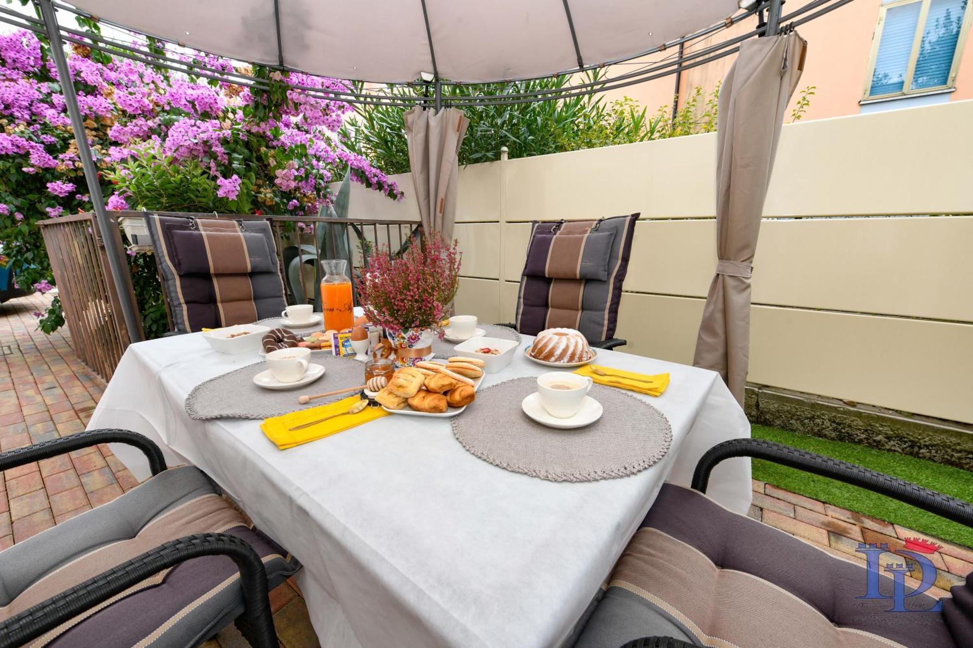 Desenzanoloft Official Partner Marriott Homes & Villas - Garden & Pool Десенцано дел Гарда Екстериор снимка