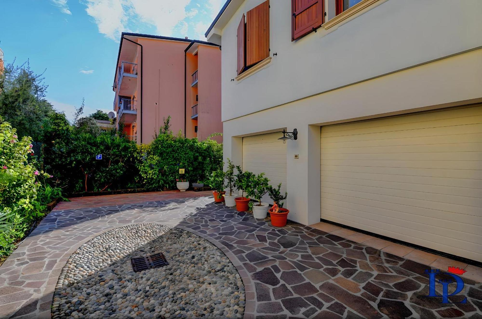 Desenzanoloft Official Partner Marriott Homes & Villas - Garden & Pool Десенцано дел Гарда Екстериор снимка