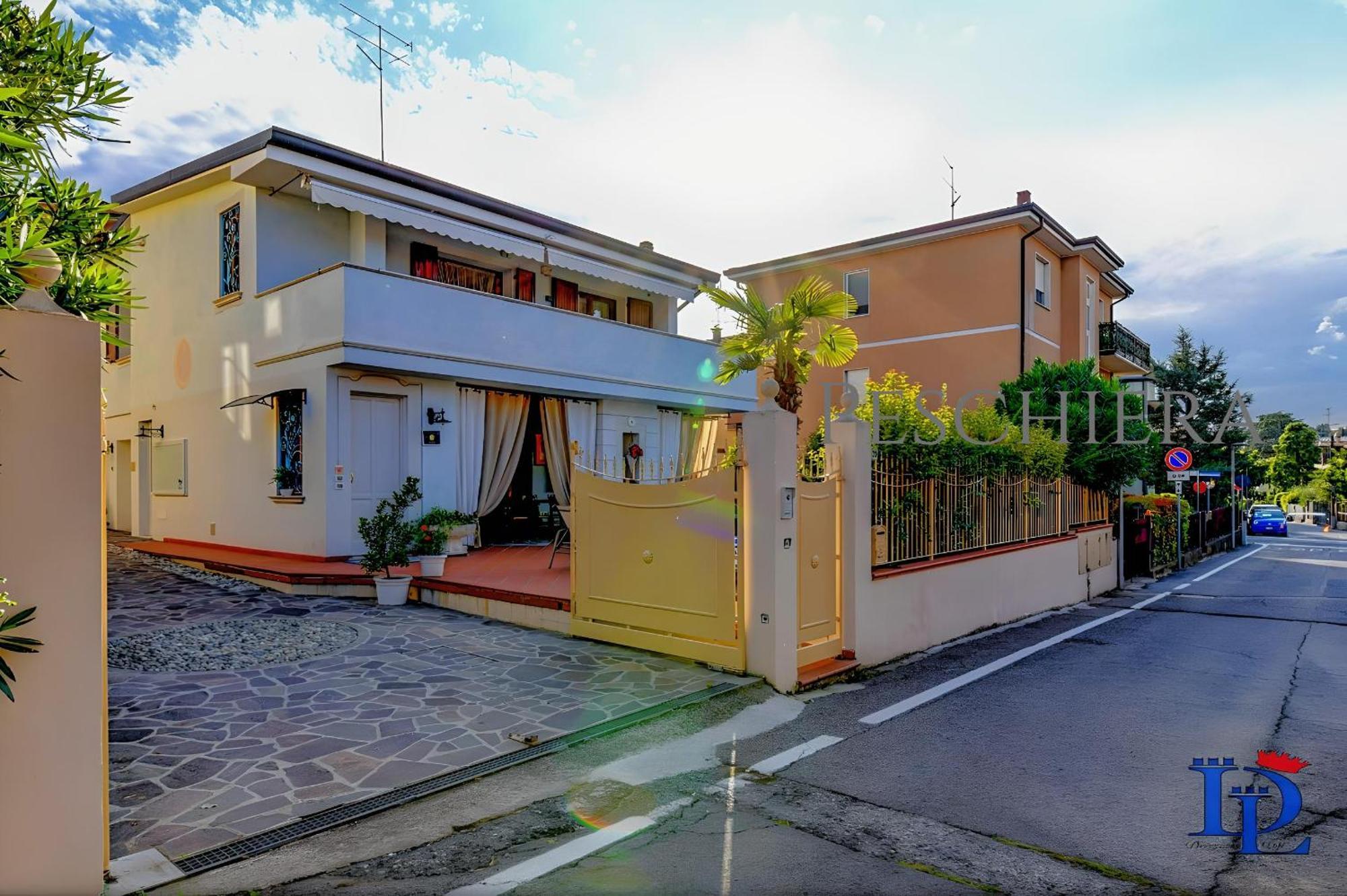 Desenzanoloft Official Partner Marriott Homes & Villas - Garden & Pool Десенцано дел Гарда Екстериор снимка